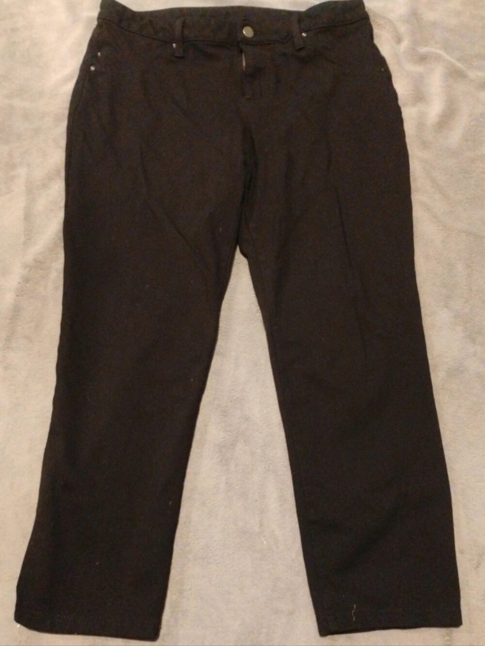Time and Tru Women Black Cropped Jeans - 14